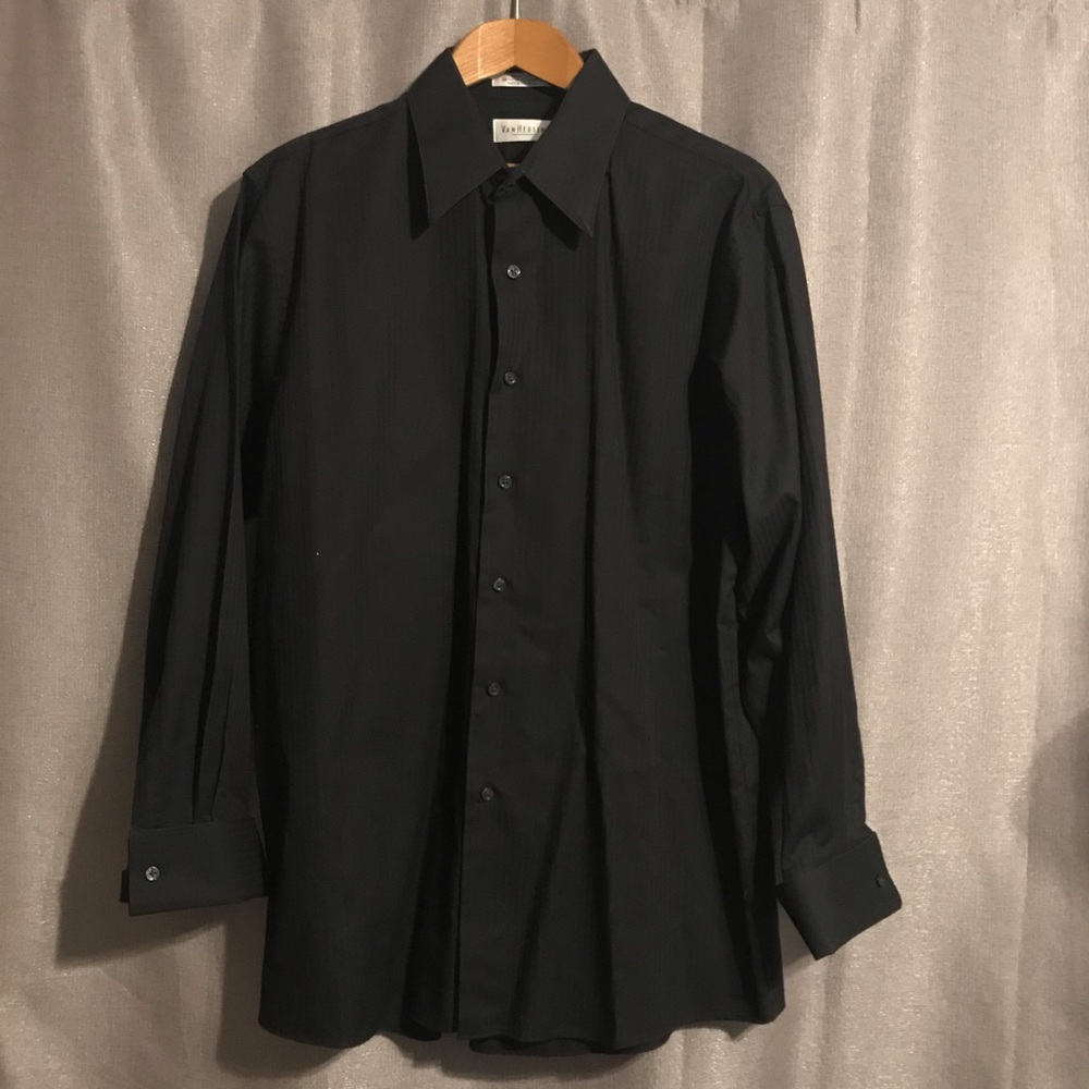 Men’s Van Heusen button down shirt